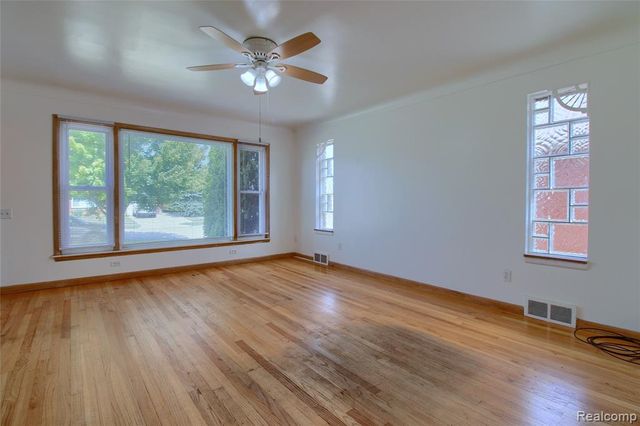 17084 Stricker Avenue, Eastpointe, MI 48021