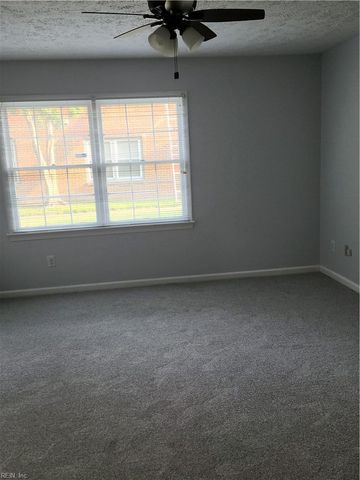 40 Glascow WAY, Hampton, VA 23669