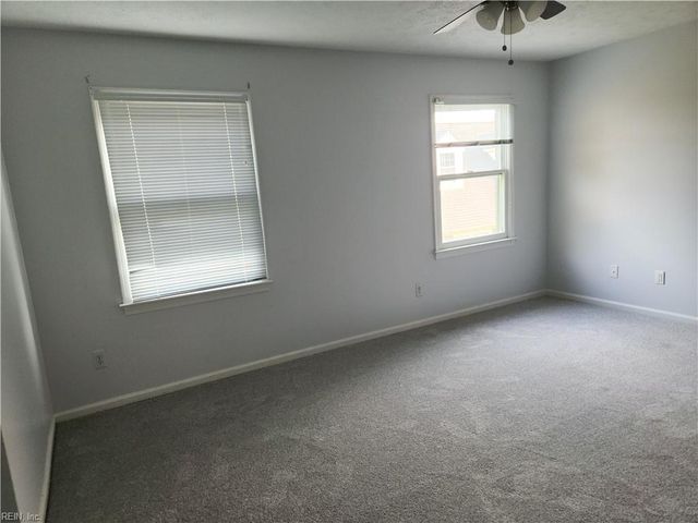 40 Glascow WAY, Hampton, VA 23669