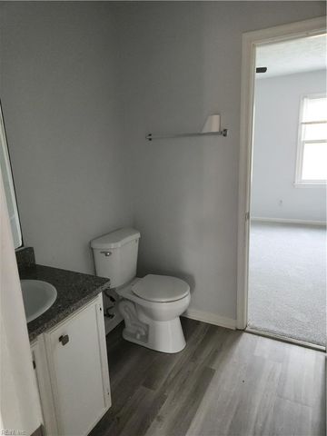 40 Glascow WAY, Hampton, VA 23669