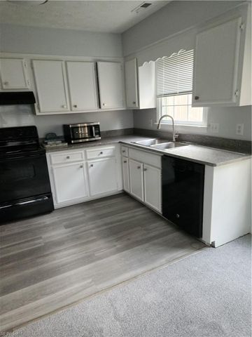 40 Glascow WAY, Hampton, VA 23669