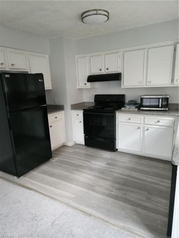 40 Glascow WAY, Hampton, VA 23669