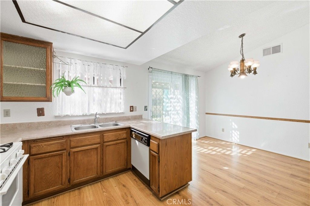 Image 11 of property listing at 3006 Via Primero, Palmdale, CA 93550