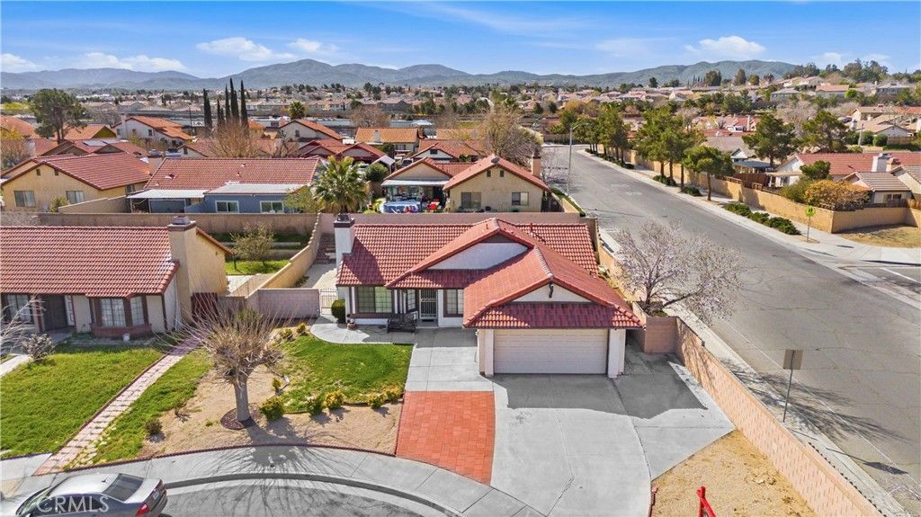 Image 3 of property listing at 3006 Via Primero, Palmdale, CA 93550