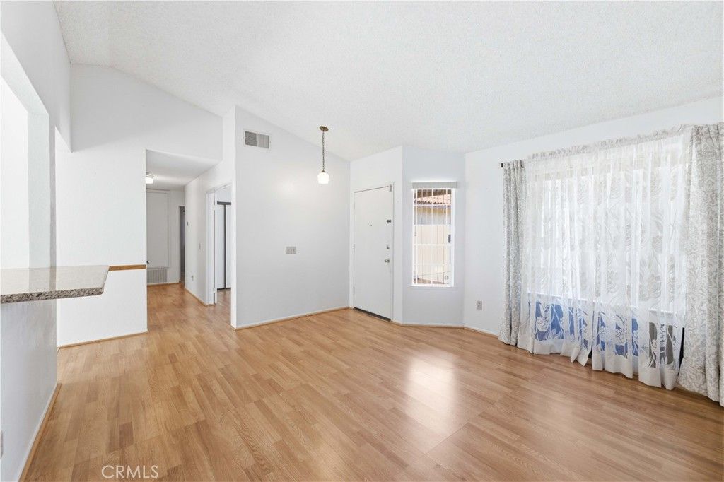 Image 6 of property listing at 3006 Via Primero, Palmdale, CA 93550