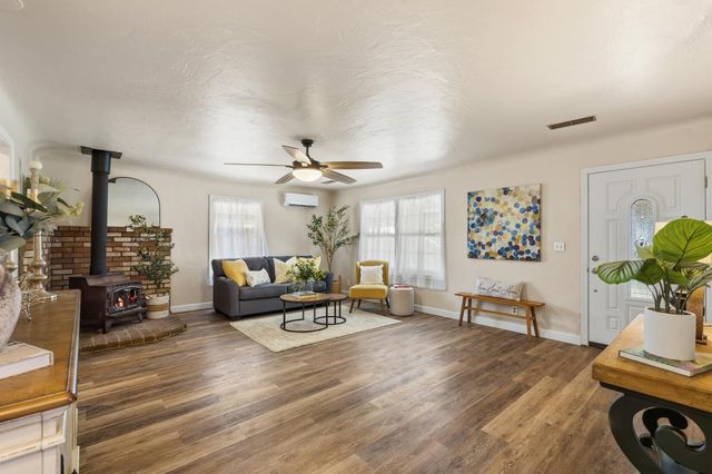 4866 Washington, Salida, CA 95368