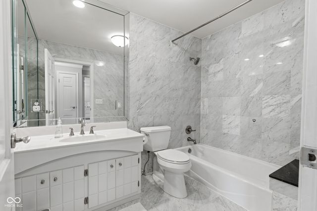 2219 Pebble Beach Drive, Carmel, IN 46032