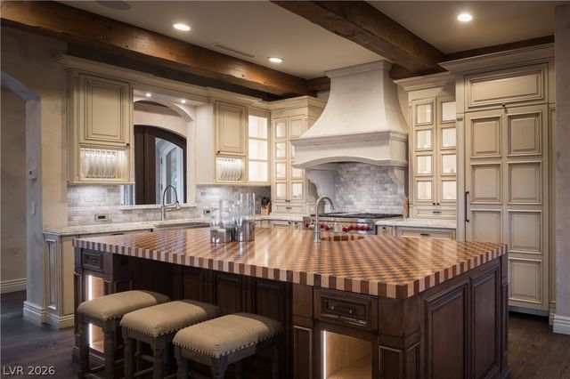 9017 Grove Crest Lane, Las Vegas, NV 89134