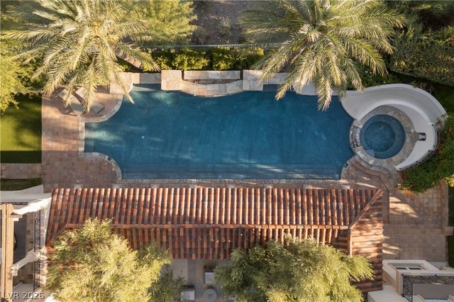 9017 Grove Crest Lane, Las Vegas, NV 89134