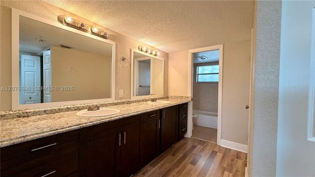 879 NE 195th St 425, Miami, FL 33179