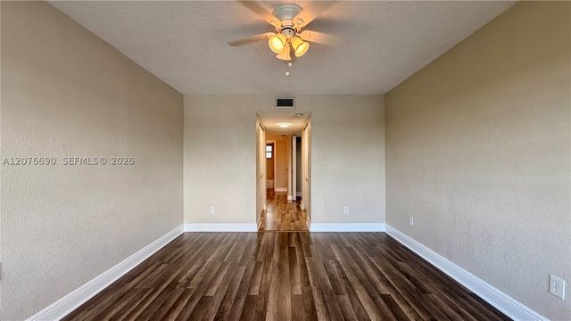 879 NE 195th St 425, Miami, FL 33179