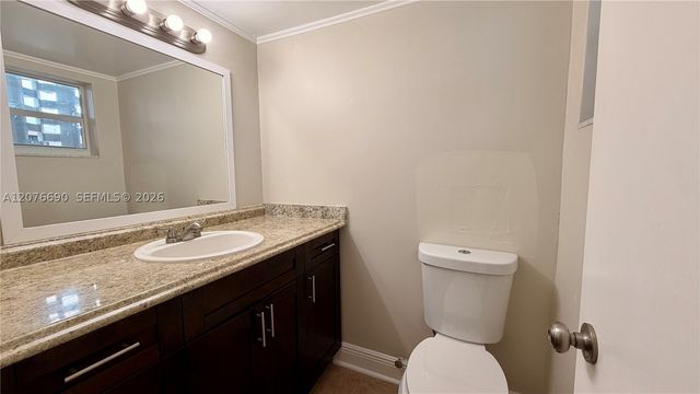 879 NE 195th St 425, Miami, FL 33179