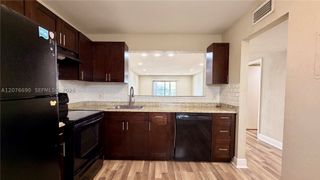 879 NE 195th St 425, Miami, FL 33179