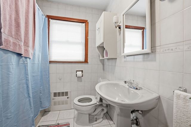 47 Stockton St, Fall River, MA 02721