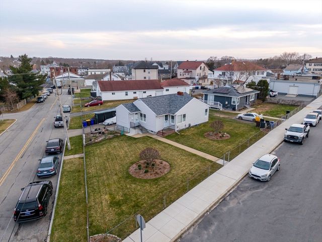 47 Stockton St, Fall River, MA 02721