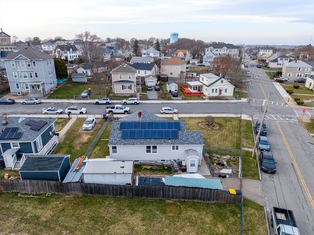 47 Stockton St, Fall River, MA 02721