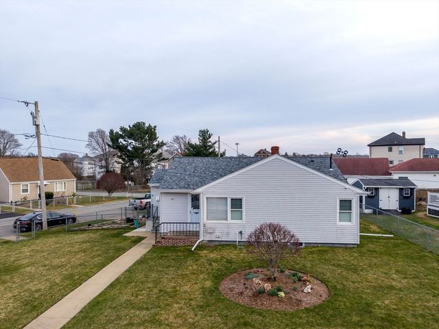 47 Stockton St, Fall River, MA 02721