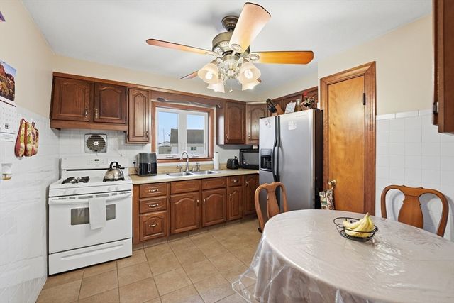 47 Stockton St, Fall River, MA 02721