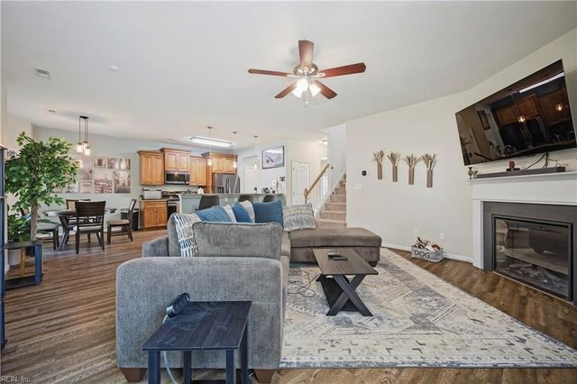 3317 Dunedin DR, Chesapeake, VA 23321