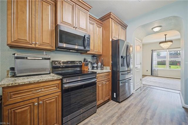 3317 Dunedin DR, Chesapeake, VA 23321