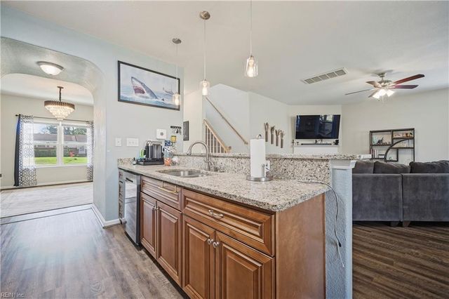 3317 Dunedin DR, Chesapeake, VA 23321
