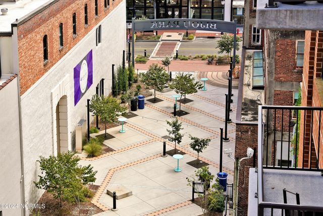 240 N Water Street Apt 853, Wilmington, NC 28401