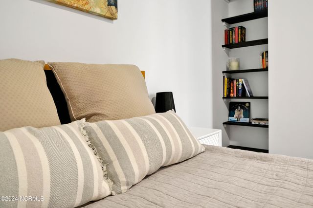 240 N Water Street Apt 853, Wilmington, NC 28401