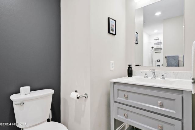 240 N Water Street Apt 853, Wilmington, NC 28401