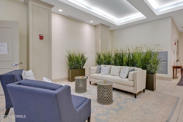 240 N Water Street Apt 853, Wilmington, NC 28401