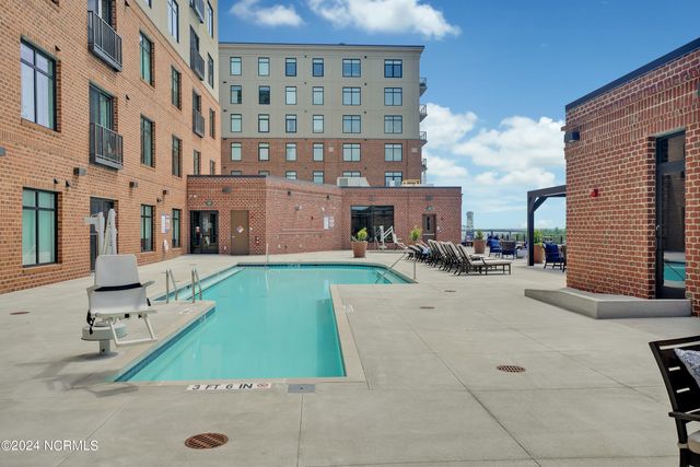 240 N Water Street Apt 853, Wilmington, NC 28401