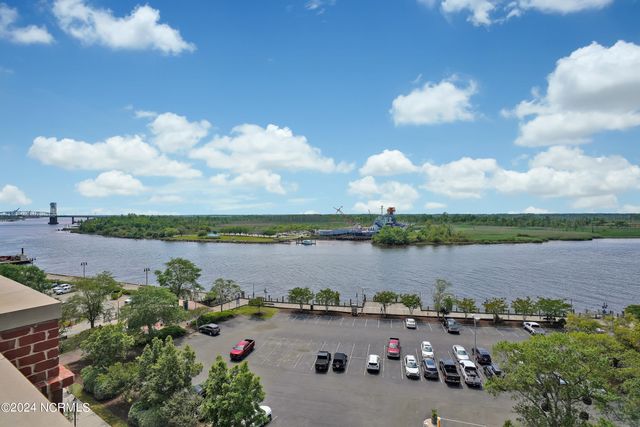 240 N Water Street Apt 853, Wilmington, NC 28401