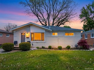 534 Henry Ruff Road, Garden City, MI 48135