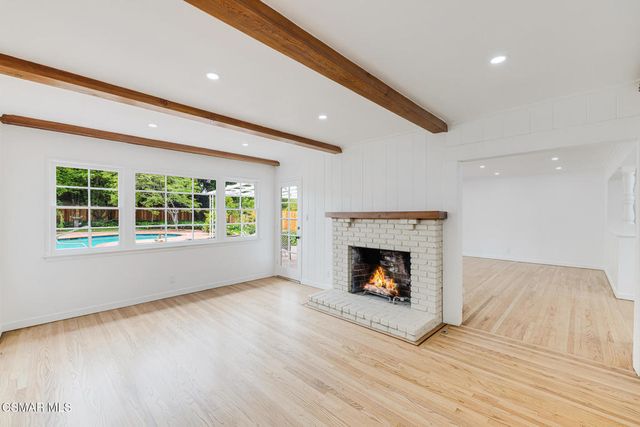 20550 De Forest Street, Woodland Hills, CA 91364