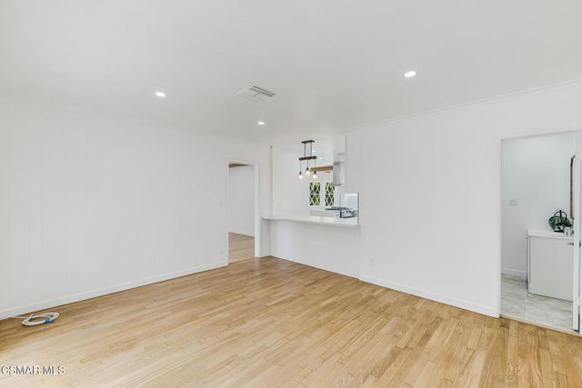 20550 De Forest Street, Woodland Hills, CA 91364