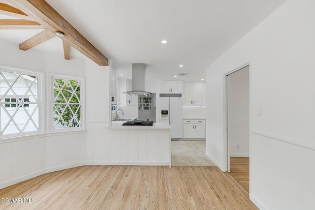 20550 De Forest Street, Woodland Hills, CA 91364