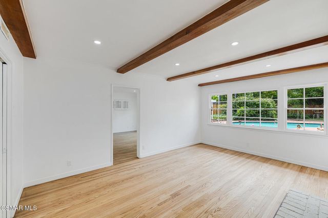 20550 De Forest Street, Woodland Hills, CA 91364