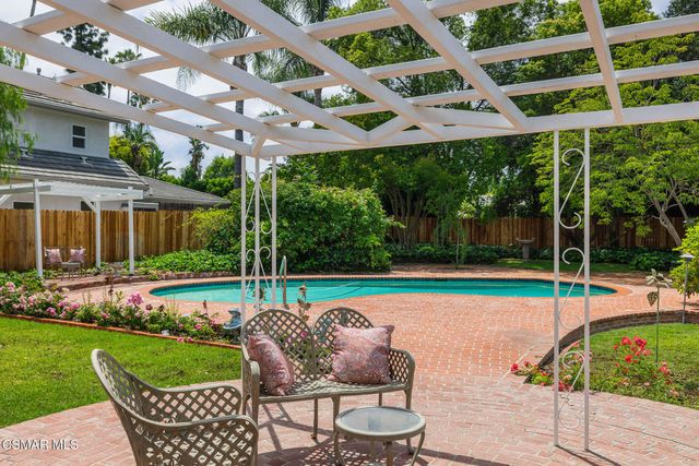 20550 De Forest Street, Woodland Hills, CA 91364