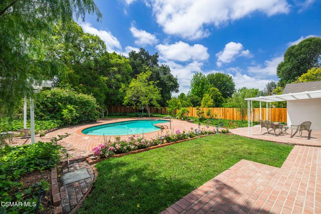 20550 De Forest Street, Woodland Hills, CA 91364