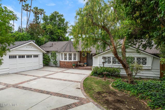 20550 De Forest Street, Woodland Hills, CA 91364