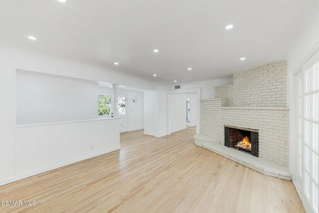 20550 De Forest Street, Woodland Hills, CA 91364