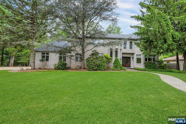 10 Parker Place, Old Tappan, NJ 07675