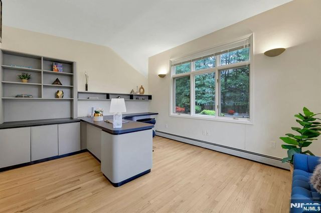 10 Parker Place, Old Tappan, NJ 07675