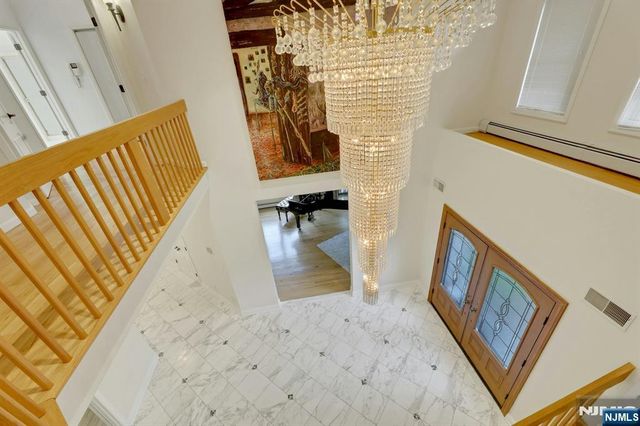 10 Parker Place, Old Tappan, NJ 07675