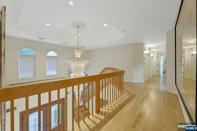 10 Parker Place, Old Tappan, NJ 07675