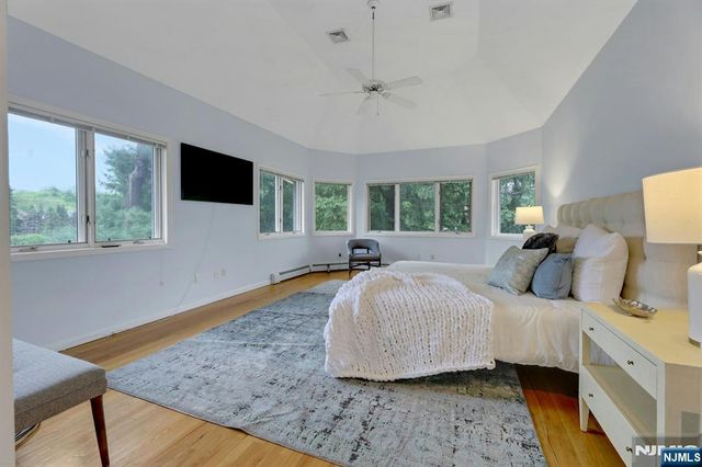 10 Parker Place, Old Tappan, NJ 07675