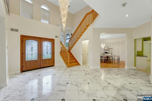 10 Parker Place, Old Tappan, NJ 07675
