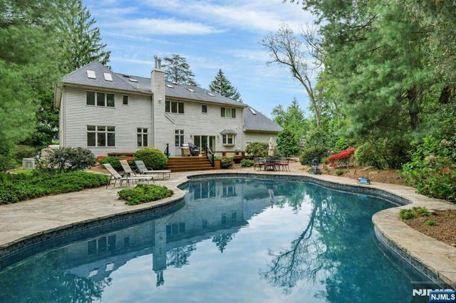 10 Parker Place, Old Tappan, NJ 07675
