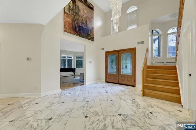 10 Parker Place, Old Tappan, NJ 07675