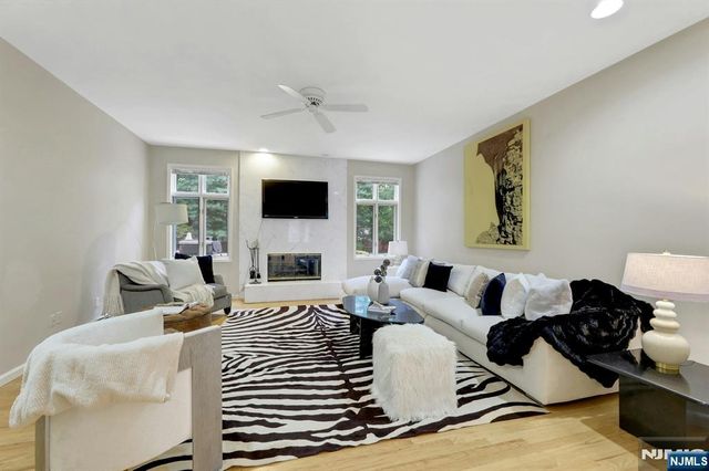 10 Parker Place, Old Tappan, NJ 07675