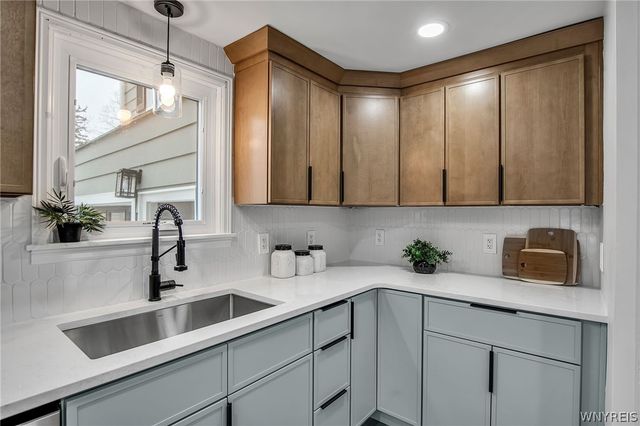 243 Lehn Springs Drive, Amherst, NY 14221